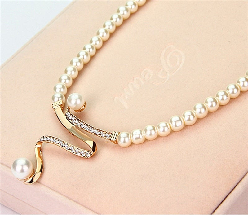 Pearl | Necklace & Earrings Set