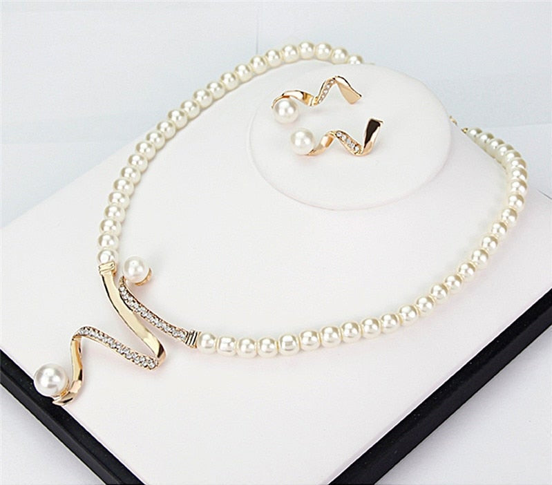 Pearl | Necklace & Earrings Set