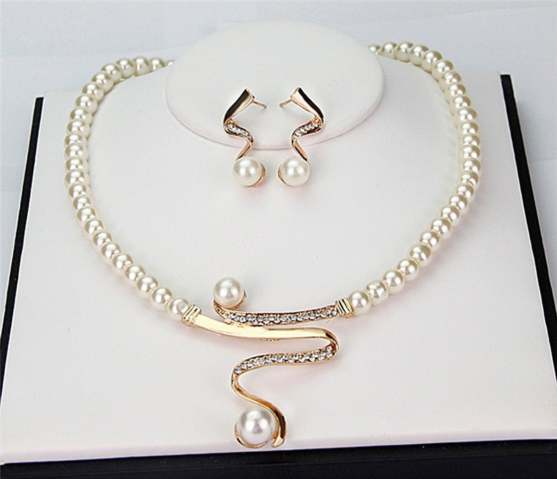 Pearl | Necklace & Earrings Set