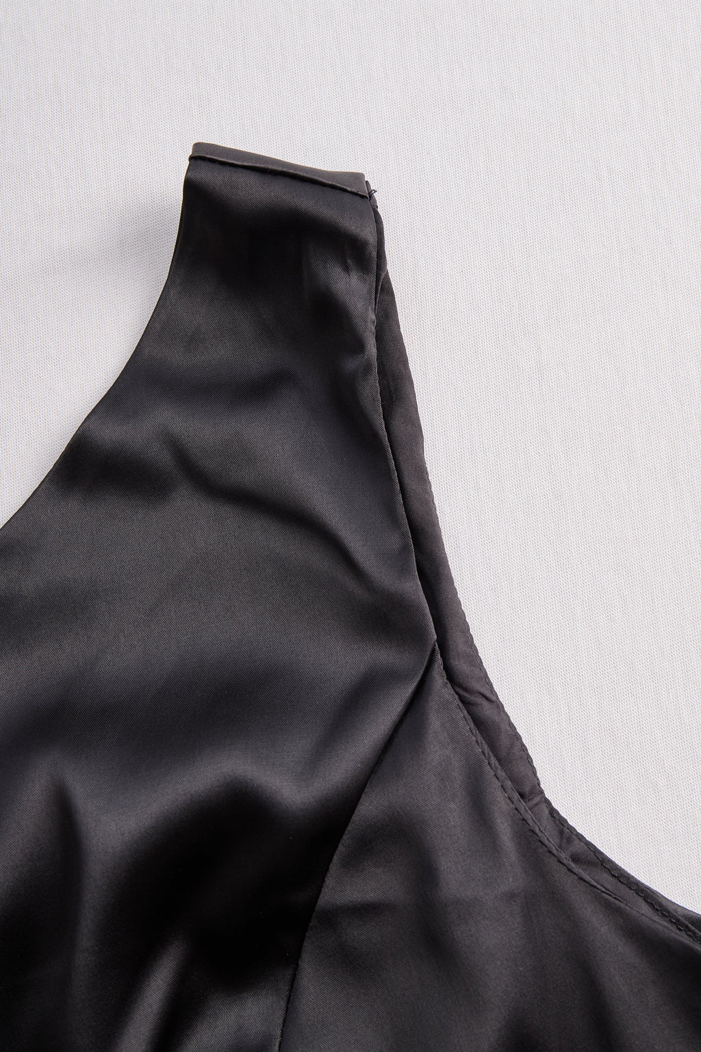 Hannah | One-Shoulder Black Gown