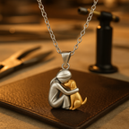Hug | Pendant Necklace